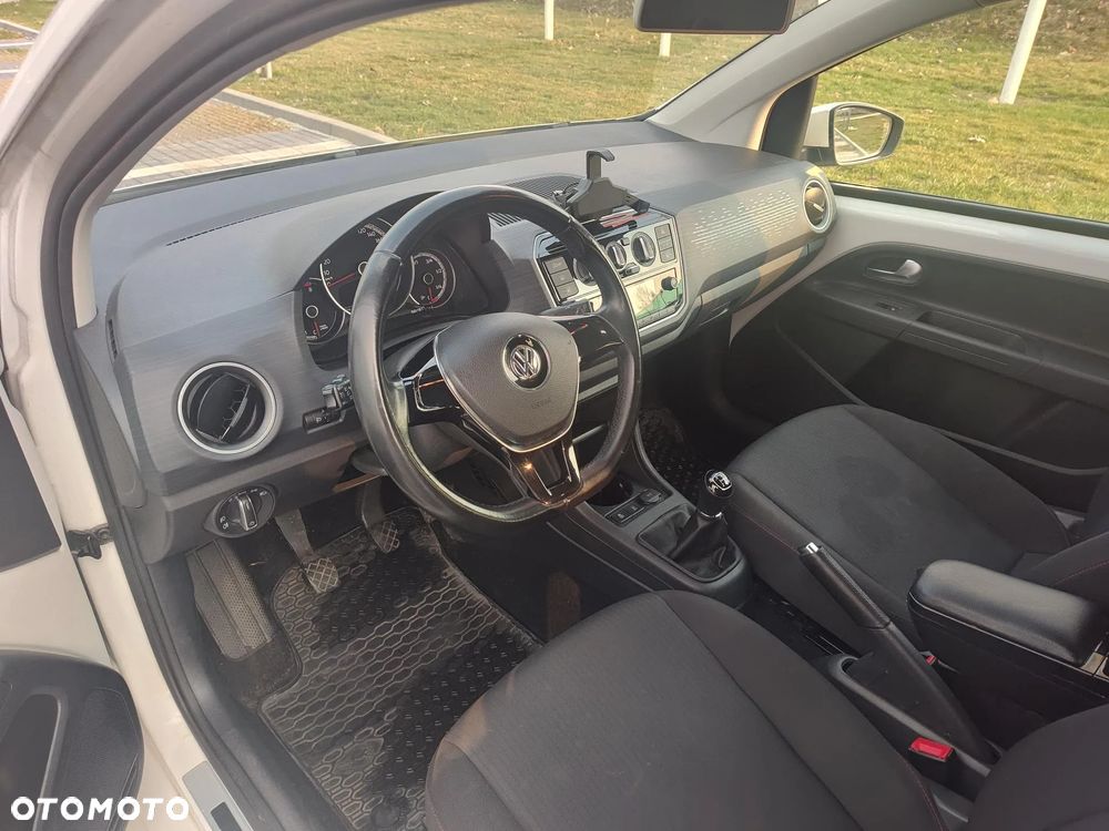 Volkswagen up! sound - 19