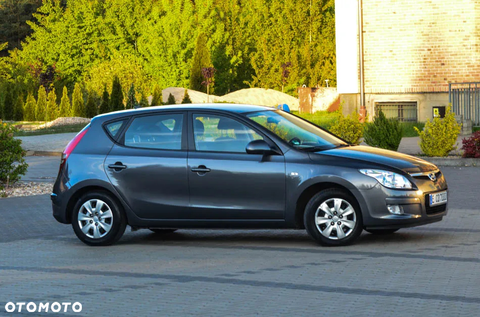 Hyundai i30 1.6 Comfort - 25