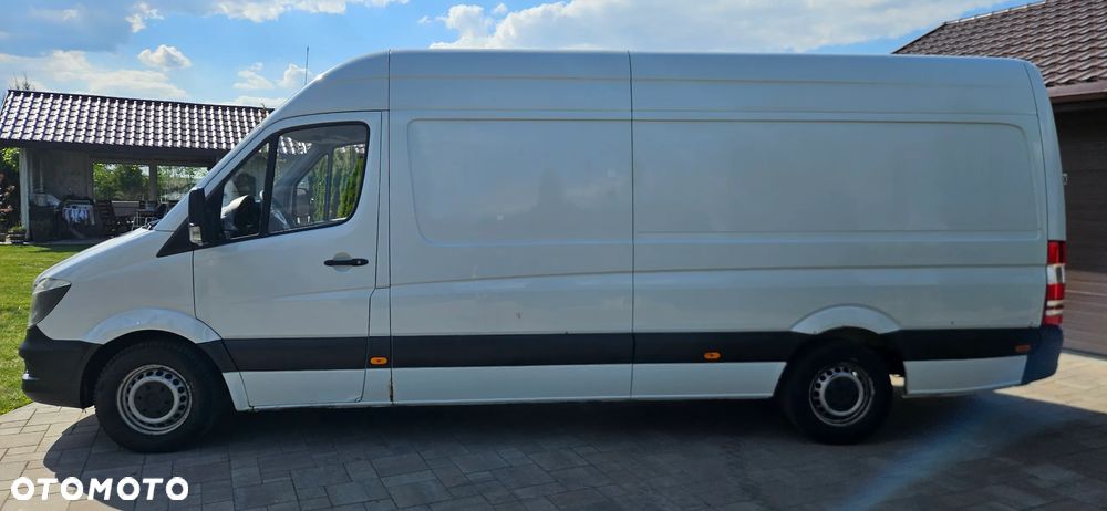 Mercedes-Benz Sprinter - 11