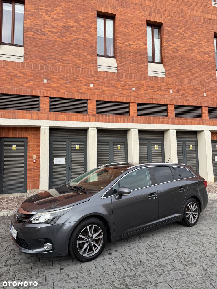 Toyota Avensis 1.8 Sol plus NAVI - 26