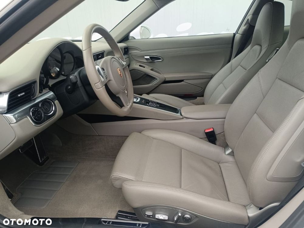 Porsche 911 Carrera 4S PDK - 19