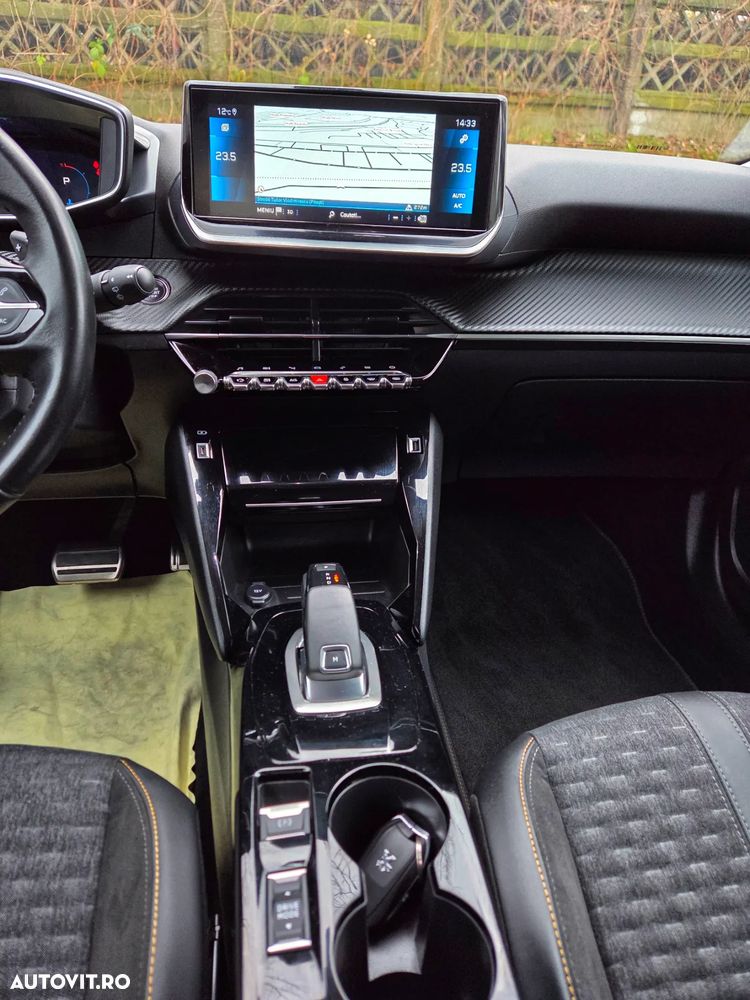 Peugeot 2008 1.5 BlueHDI 130 S&S EAT8 GT - 15