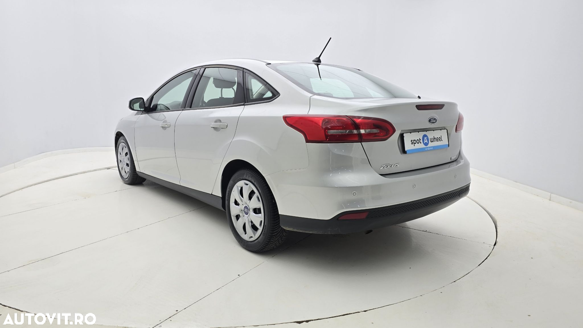 Ford Focus 1.0 EcoBoost Trend - 8