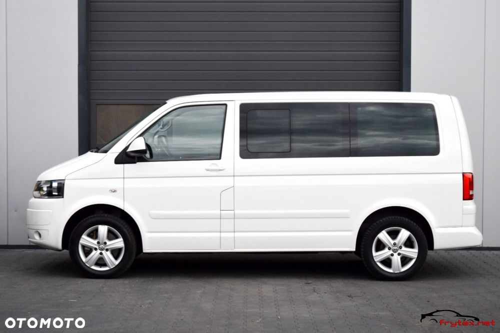 Volkswagen Caravelle - 8