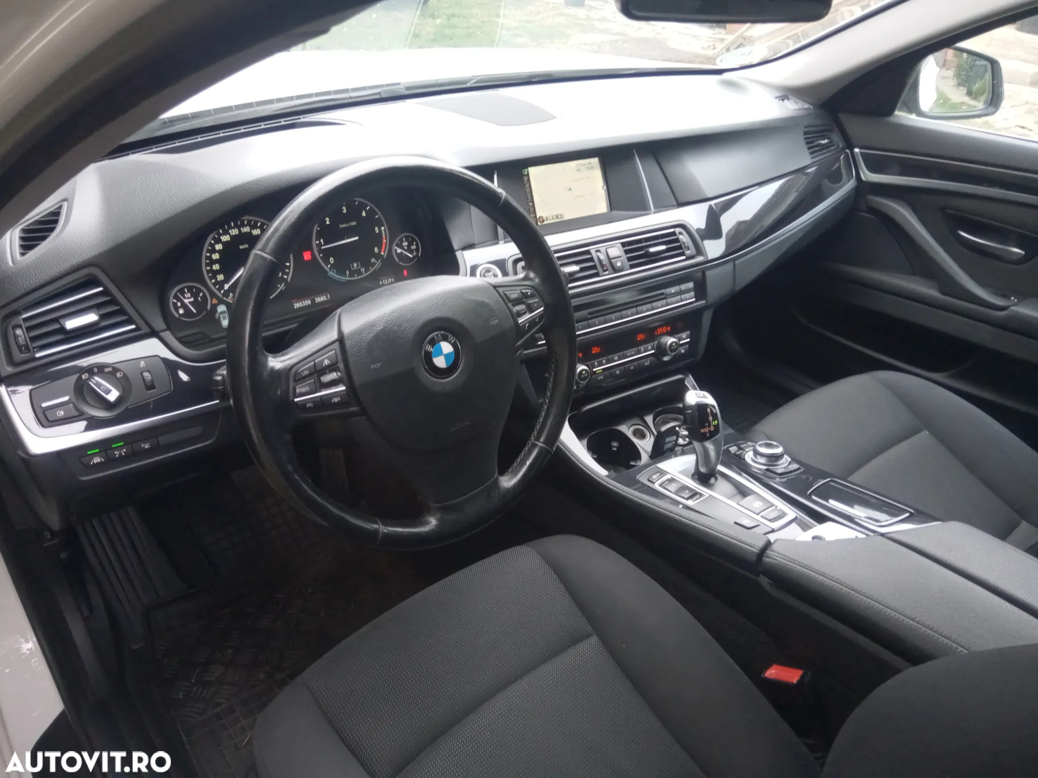 BMW Seria 5 520d Touring Aut. - 8
