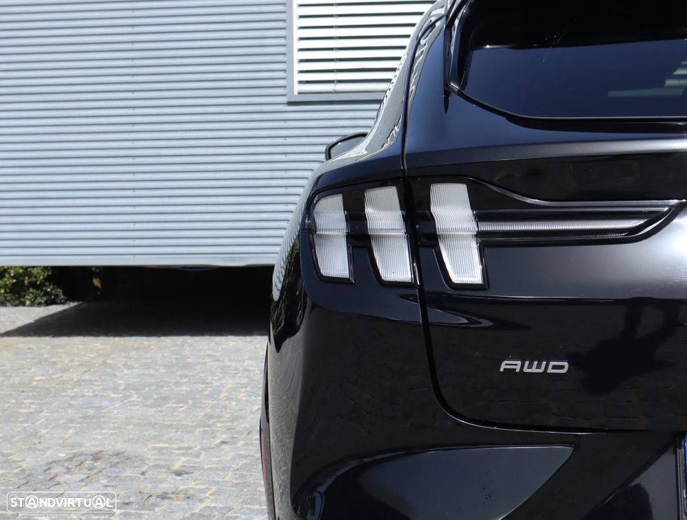 Ford Mustang Mach-E AWD PREMIUM - 16