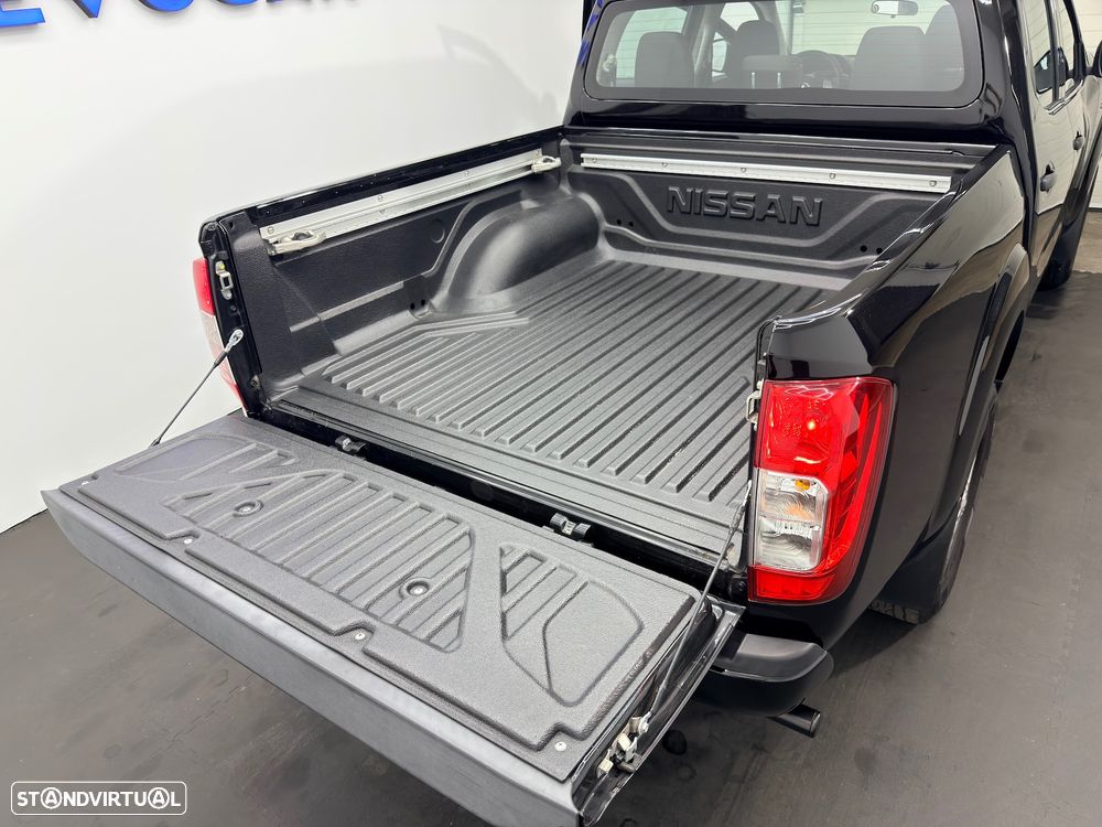 Nissan Navara 2.3 dCi CD 4WD Tekna - 37