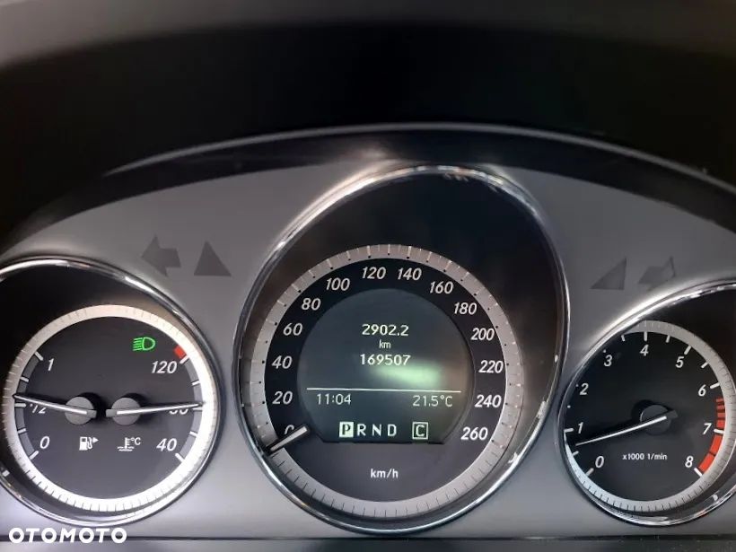 Mercedes-Benz Klasa C 180 CGI Automatik BlueEFFICIENCY Elegance - 9