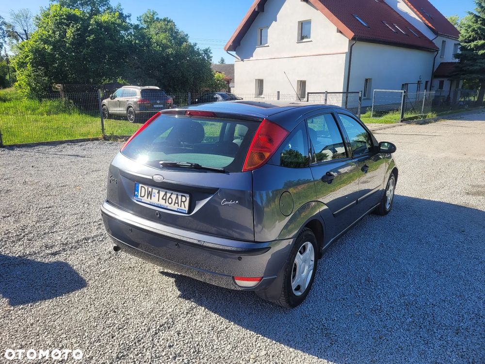 Ford Focus 1.6 Ambiente - 1