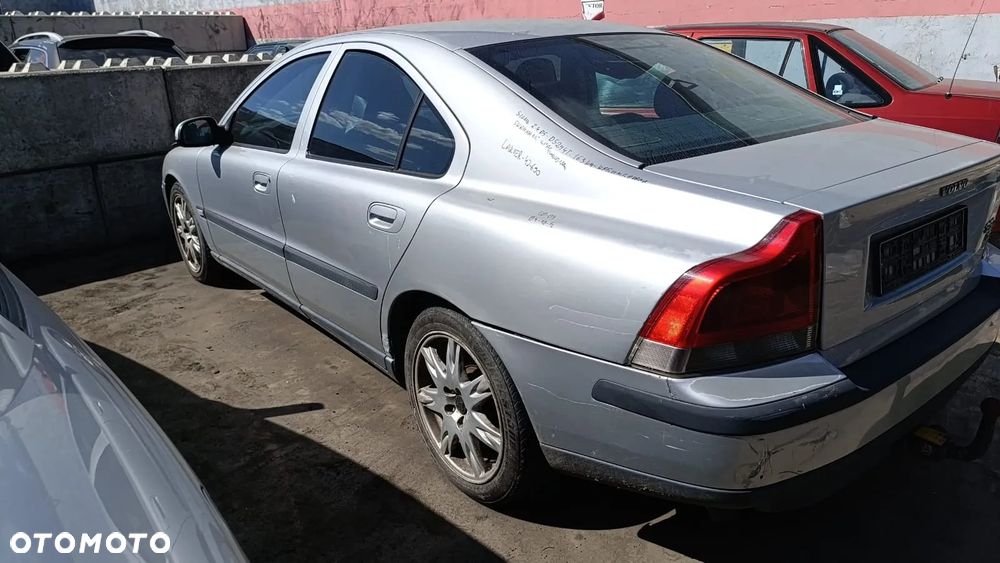 35459 volvo  s60 2.4D D5244T 163 km na częśći lakier 42-600 - 17