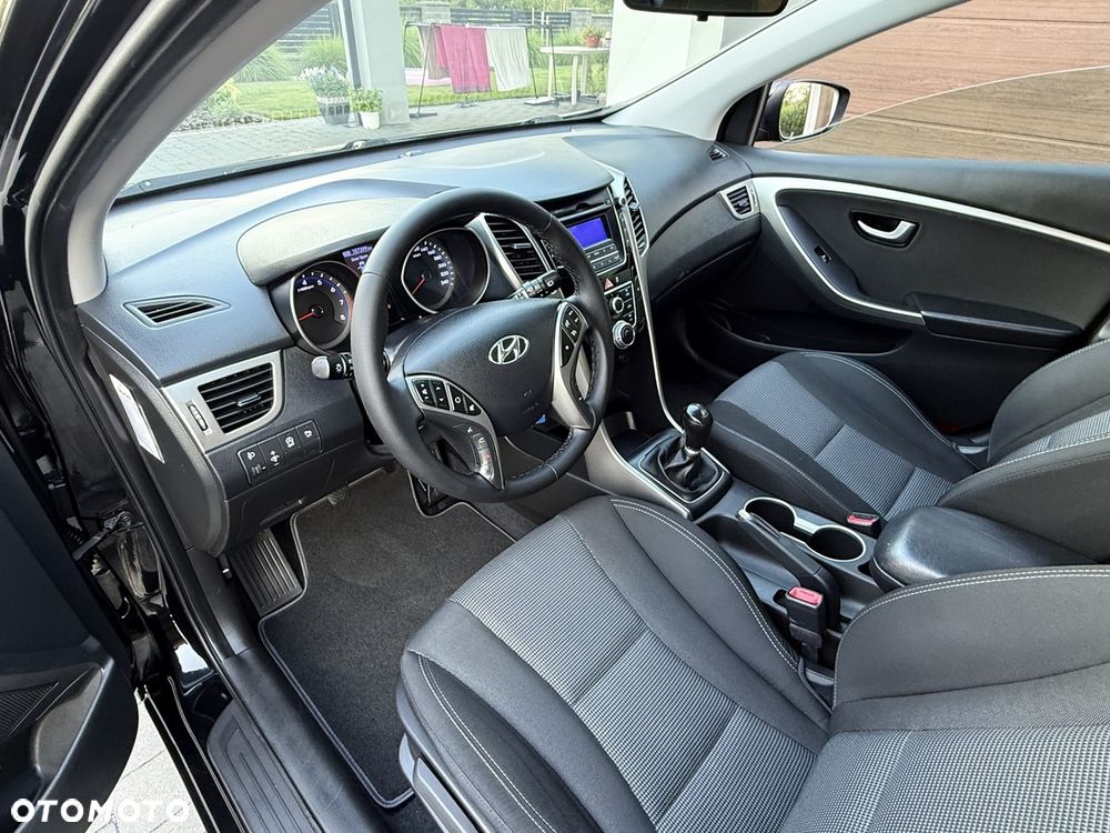 Hyundai i30 i30cw 1.6 Fifa World Cup Edition - 13