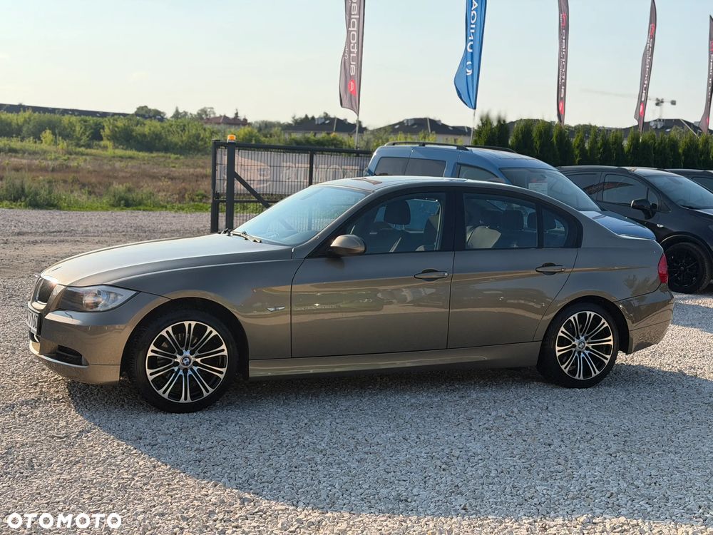 BMW Seria 3 320i - 4