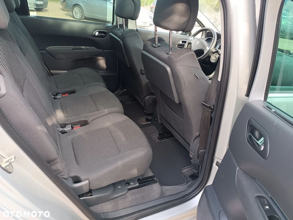 Peugeot 5008 1.6 HDi Access 7os - 31