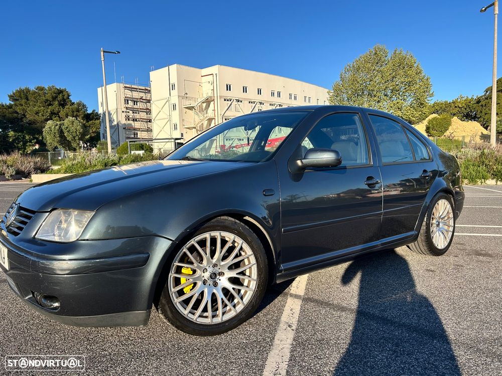 VW Bora 1.9 TDi Highline - 1