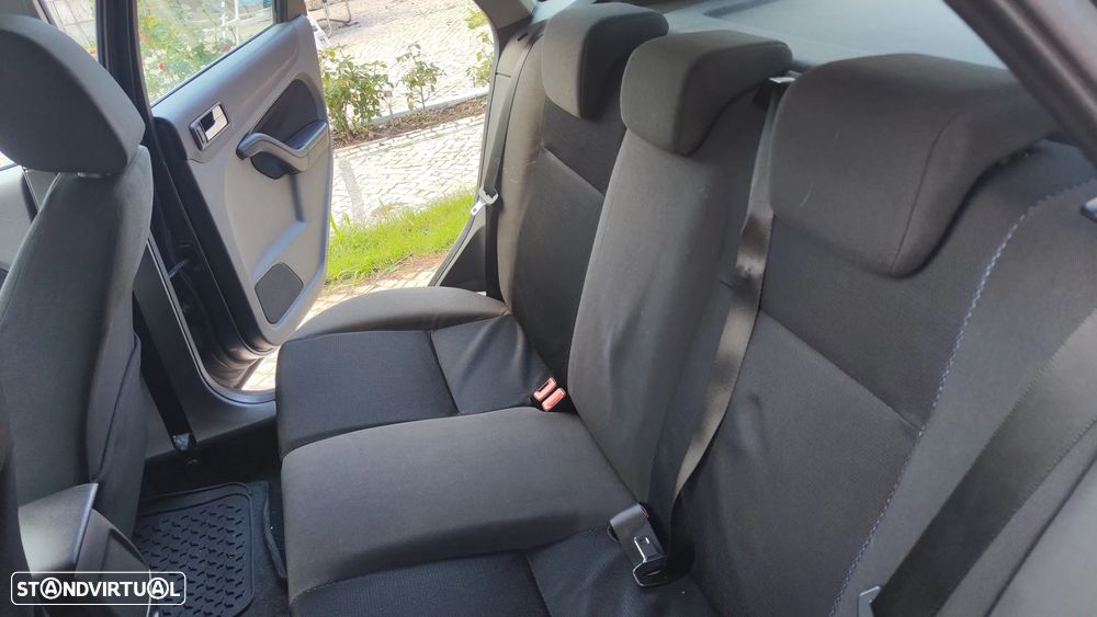 Ford Focus 1.6 TDCi Trend - 32