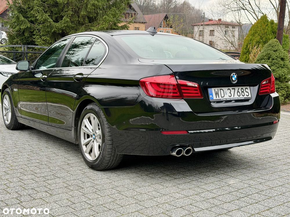 BMW Seria 5 525d xDrive Luxury Line - 9