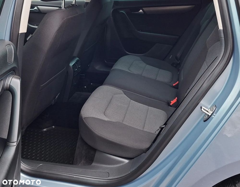 Volkswagen Passat 2.0 TDI DSG BlueMotion Technology Comfortline - 20