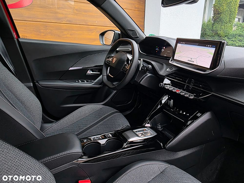 Peugeot 2008 Hybrid 145 e-DSC Allure - 31