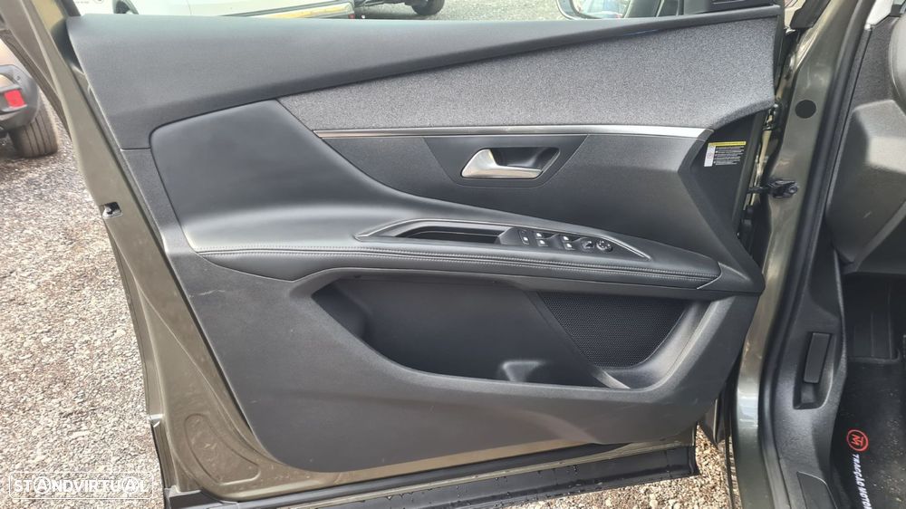 Peugeot 5008 1.5 BlueHDi Allure EAT8 - 7
