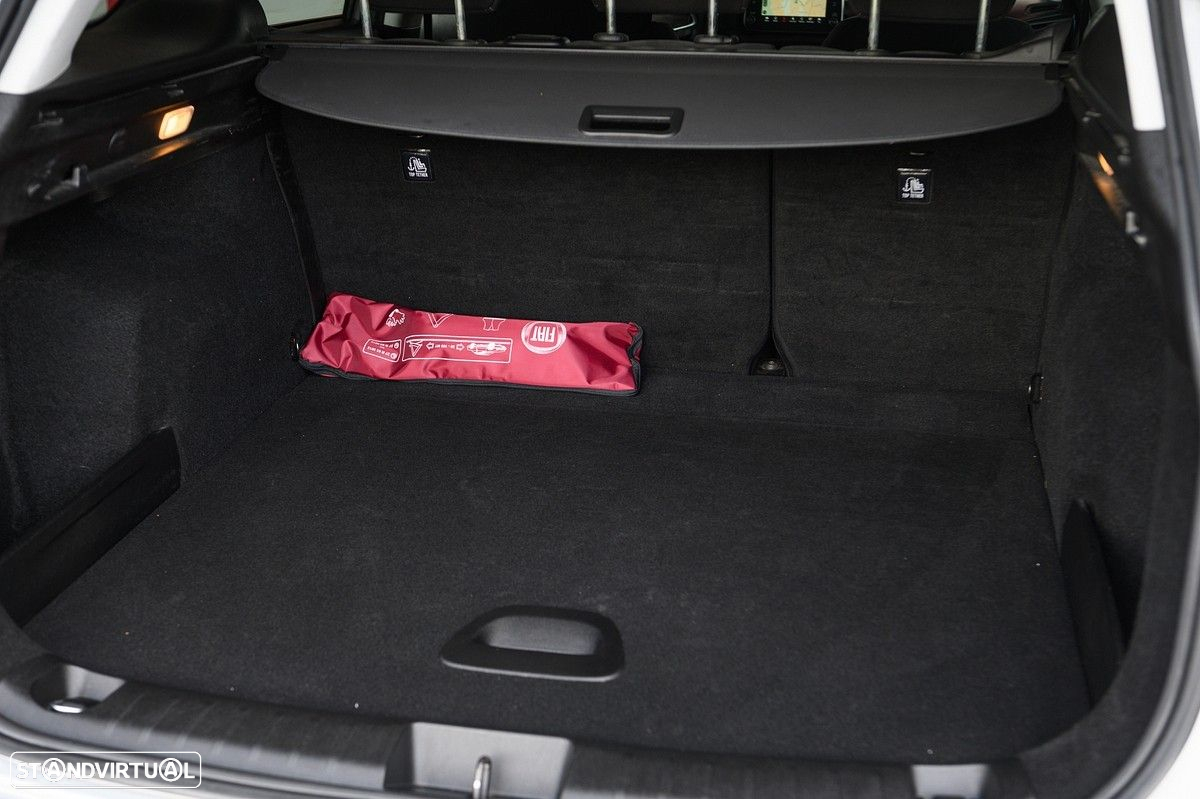 Fiat Tipo Station Wagon 1.3 M-Jet Lounge - 21