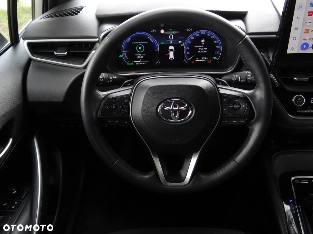 Toyota Corolla 2.0 Hybrid Executive - 29