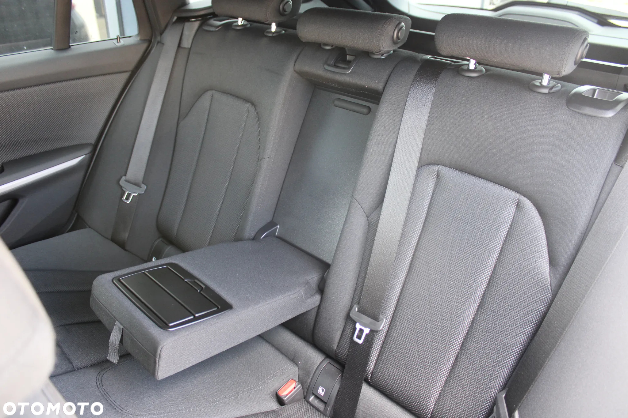 BMW Seria 3 318i - 20