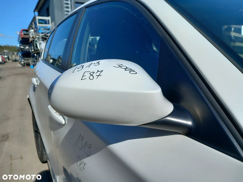 BMW E87 LUSTERKO PRAWE PRZDNIE PRAWY PRZÓD KOLOR: 300 - 1