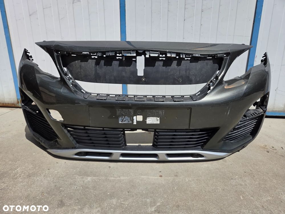 Zderzak przedni Peugeot 3008 II 4 PDC - 1