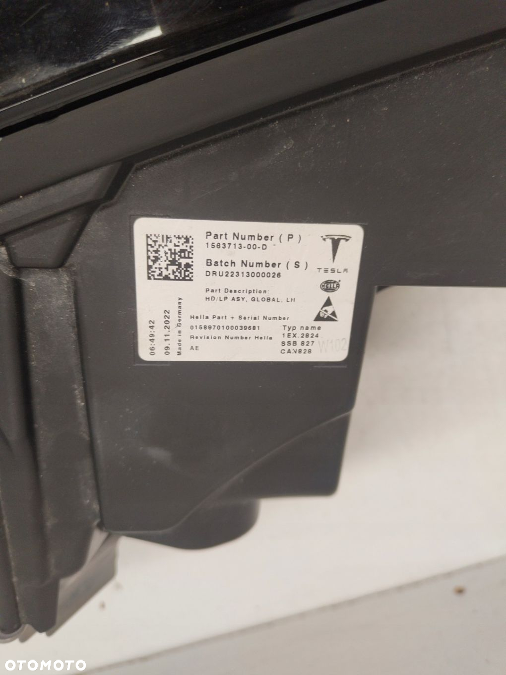 TESLA S PLAID LAMPA LEWY PRZÓD 156371300D - 4