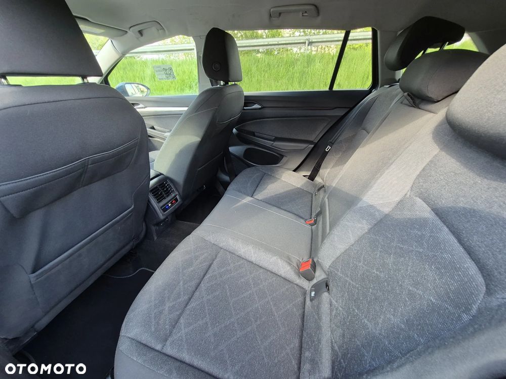 Volkswagen Golf 1.0 eTSI OPF DSG Active - 24