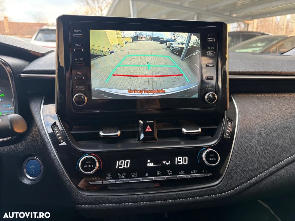 Toyota Corolla 1.8 HSD Business - 23