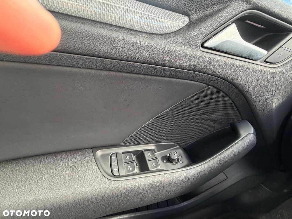 Audi A3 Sportback 1.6 TDI (clean diesel) S tronic Attraction - 17