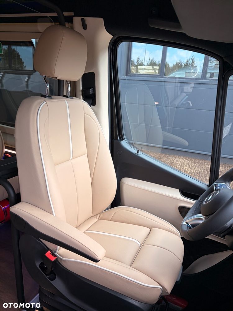Mercedes-Benz Sprinter 519 - 30