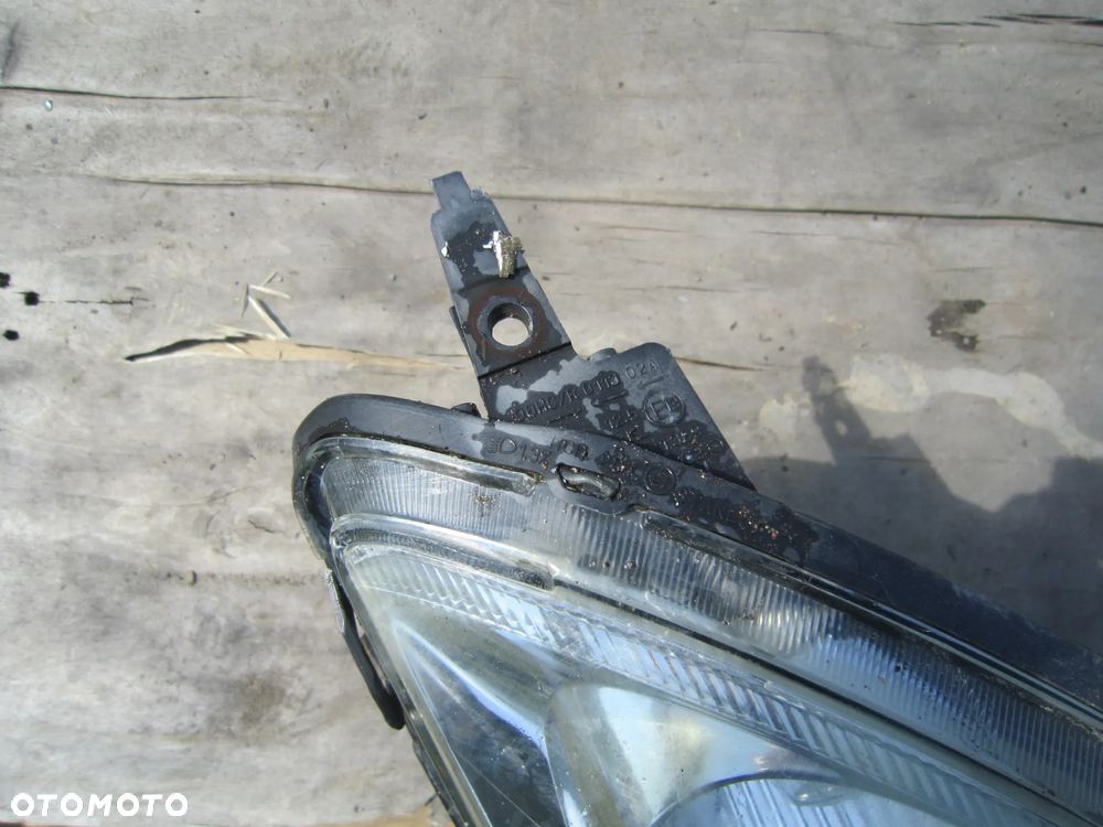 Lampa przód przednia prawa Suzuki Swift IV Mk.6 Anglik - 4