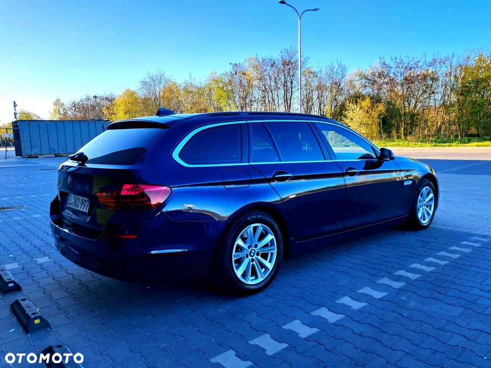 BMW Seria 5 525d Sport-Aut Luxury Line - 24