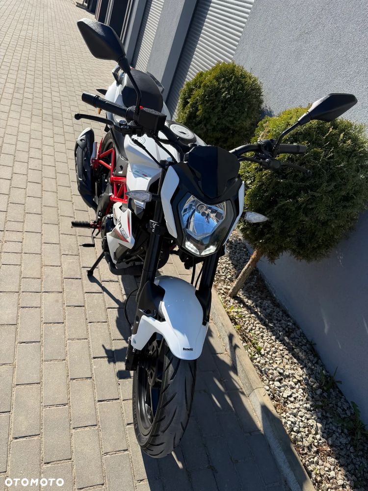 Benelli BN 125 - 27