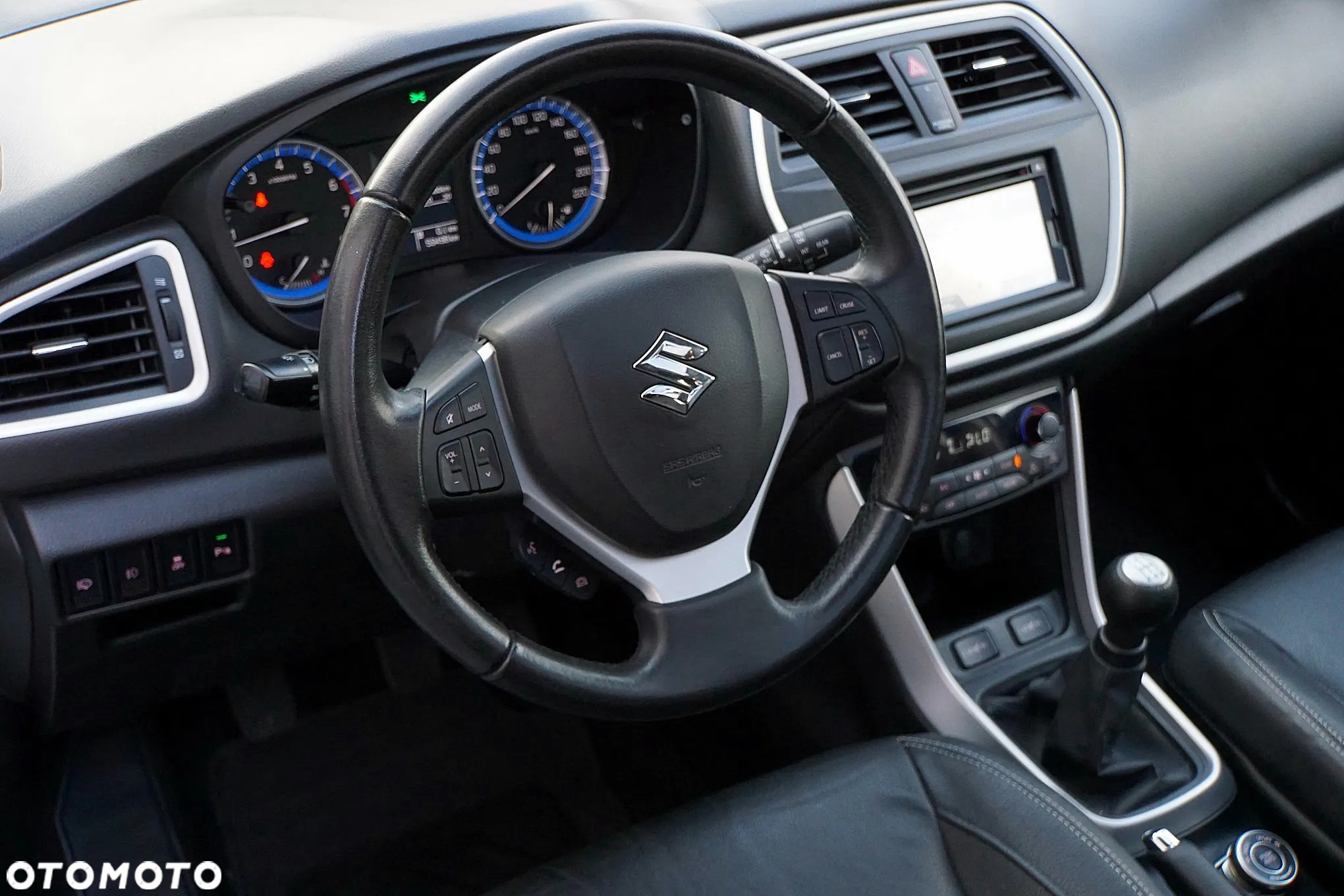 Suzuki SX4 S-Cross 1.6 VVT 4x4 limited+ - 27