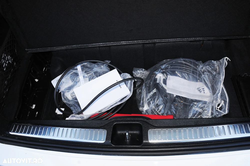 Mercedes-Benz GLC 300 e 4MATIC - 32