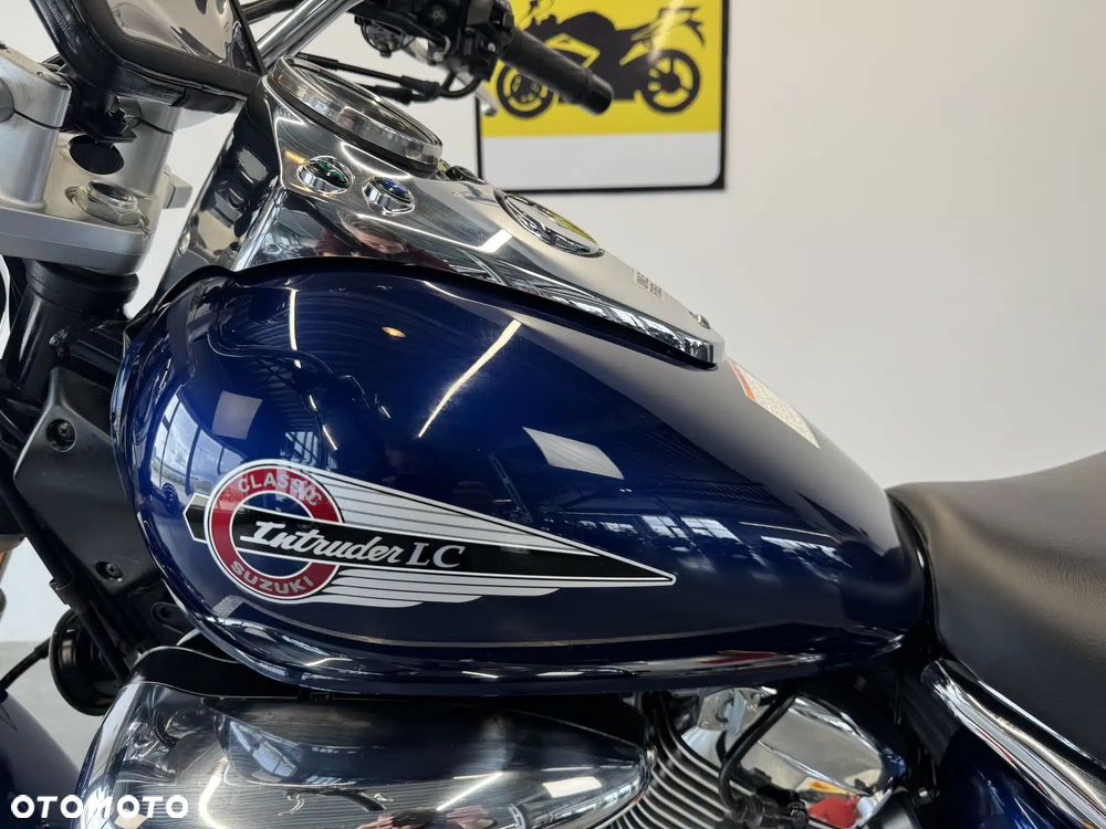 Suzuki Intruder - 21