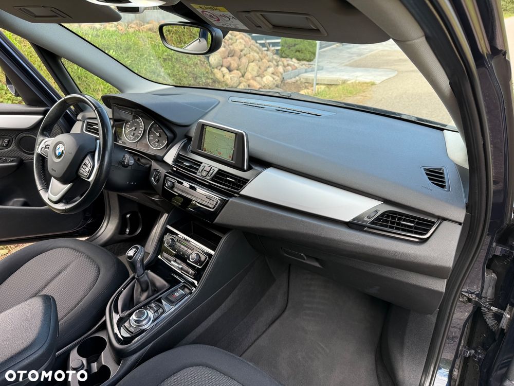 BMW Seria 2 216d - 22