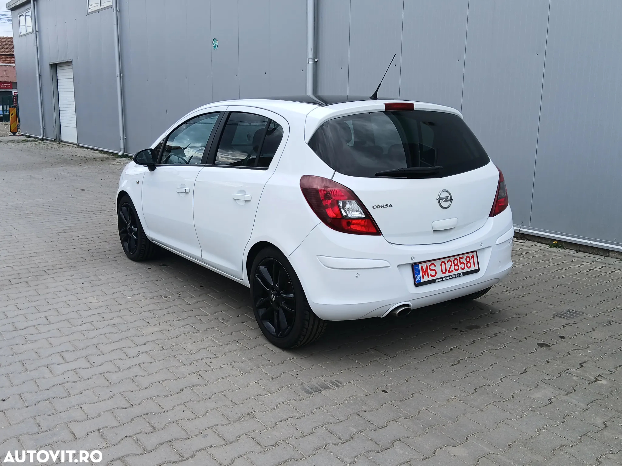 Opel Corsa 1.4 16V Color Edition - 3