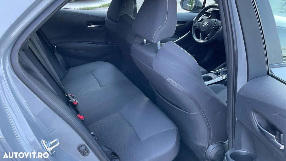 Toyota Corolla 1.8 HSD Business - 8