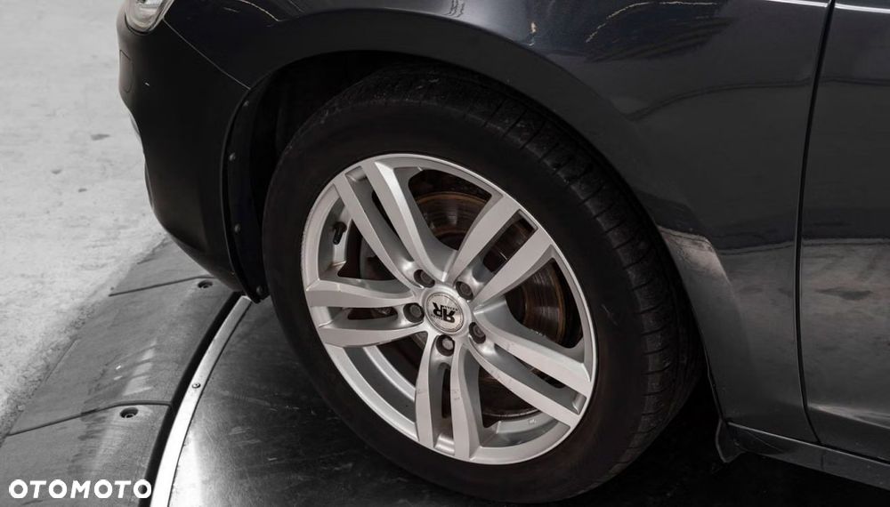 Volvo V60 D4 AWD Geartronic R-Design - 15