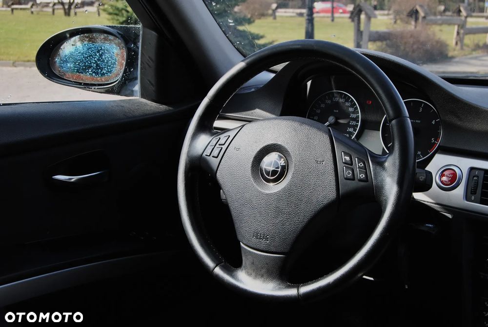 BMW Seria 3 320d - 10