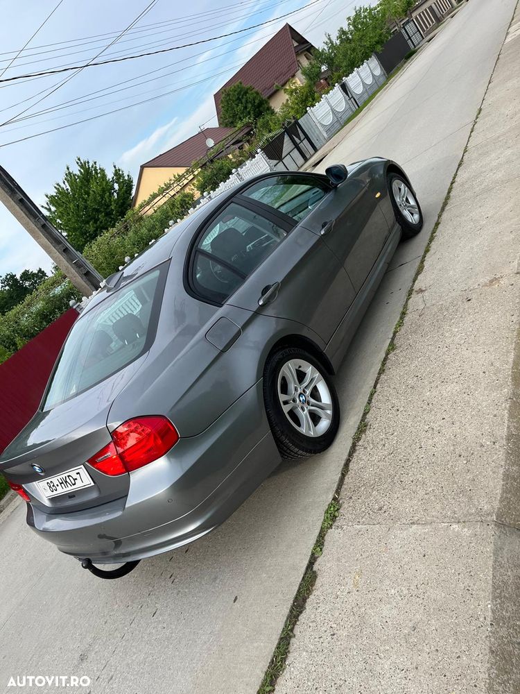 BMW Seria 3 318d - 4