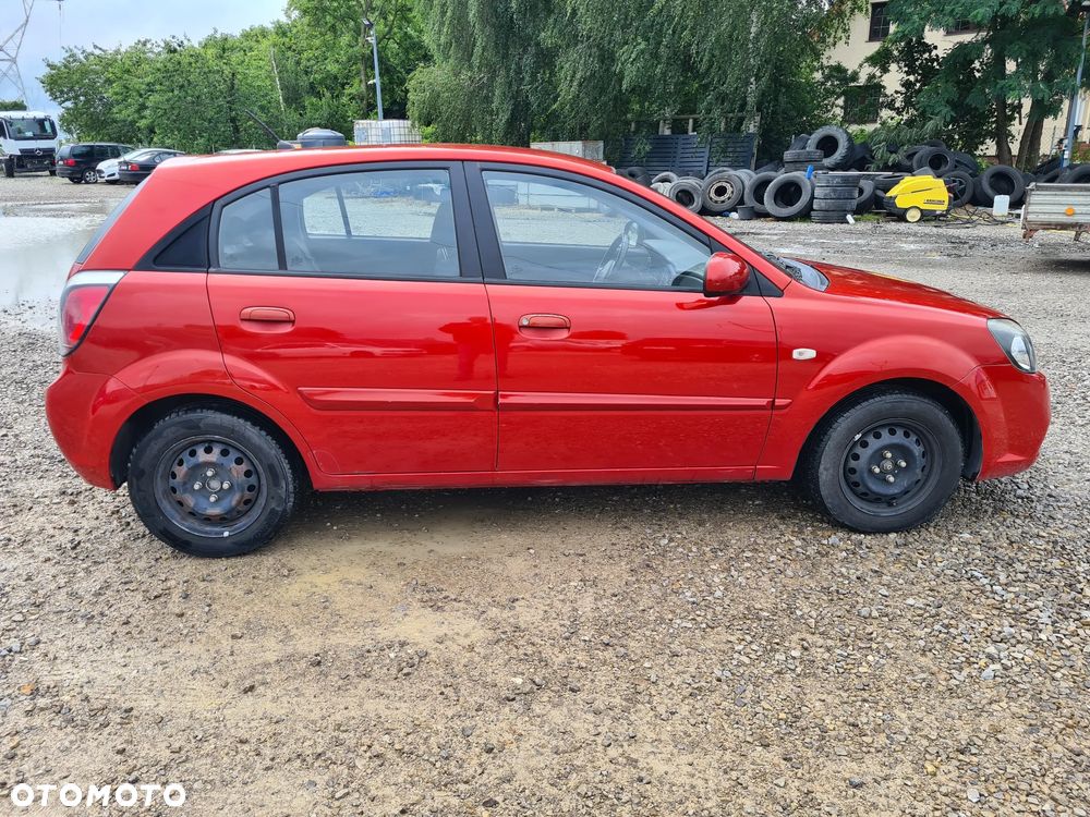 Kia Rio 1.4 Comfort - 9