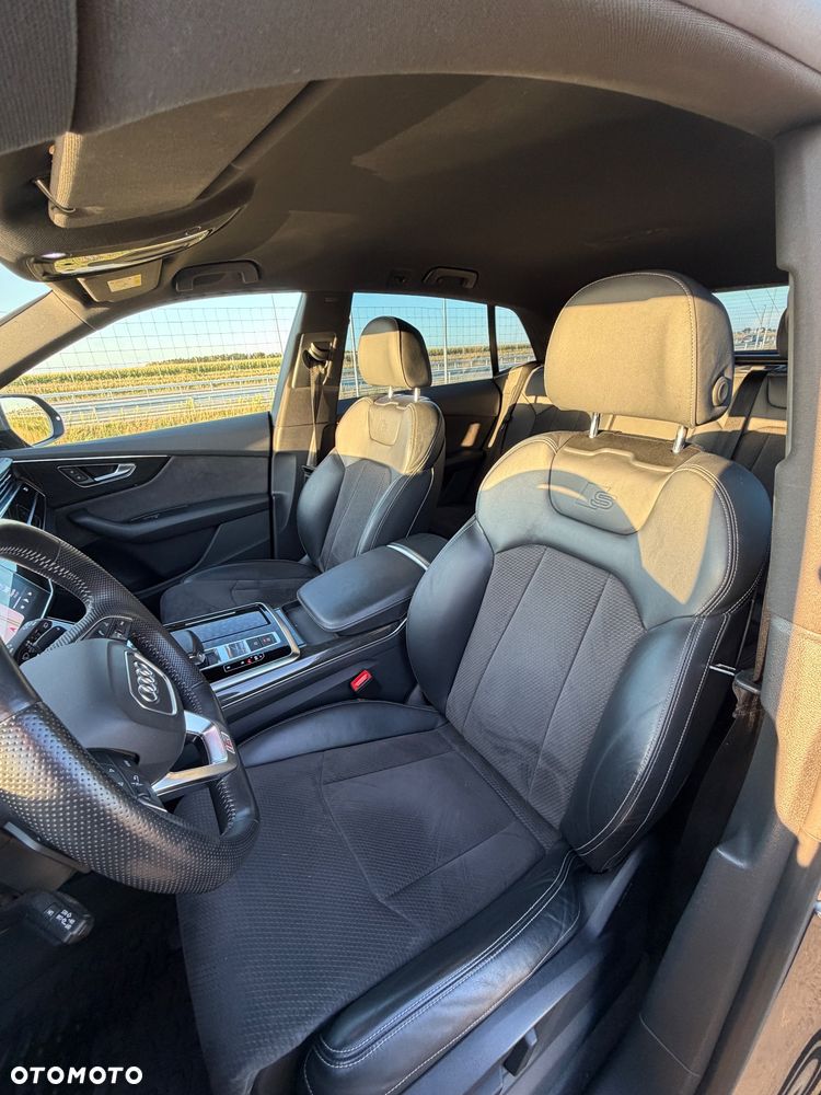 Audi Q8 - 12