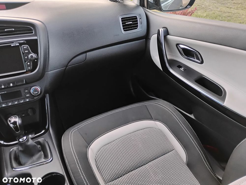 Kia Ceed 1.6 GDI Dream Team Edition - 13