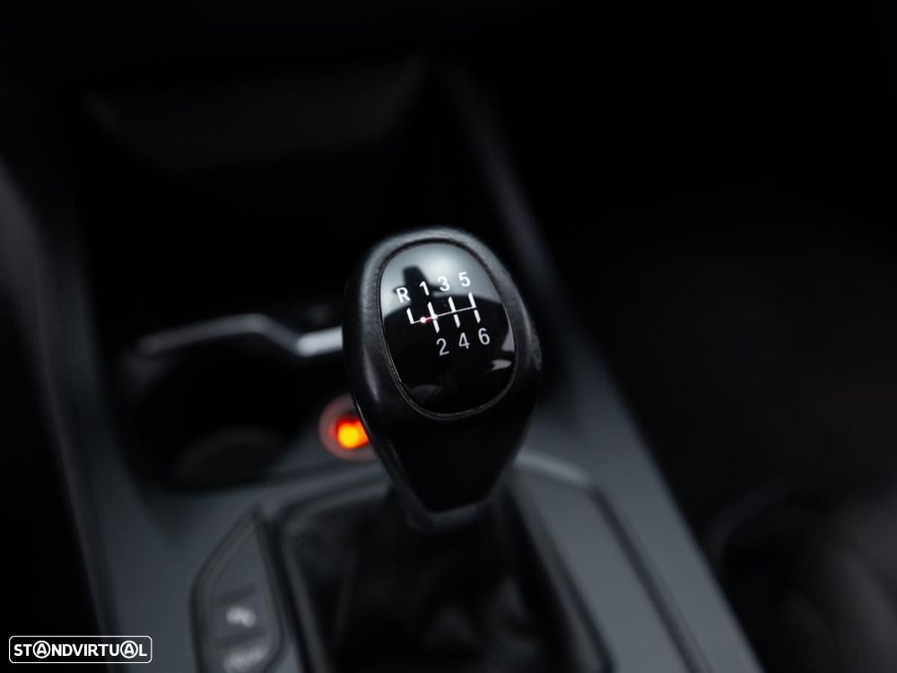 BMW 116 d Corporate Edition — fotografia 17
