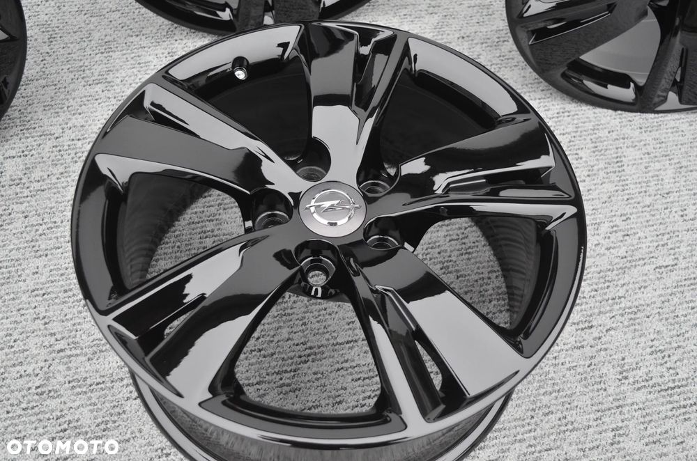 Felgi 8x18 5x120 Opel Insignia I - 2